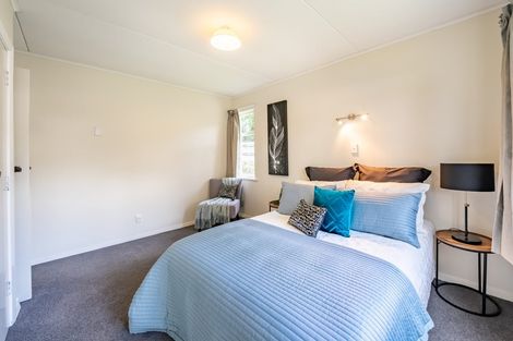 Photo of property in 10 James Grove, Stokes Valley, Lower Hutt, 5019