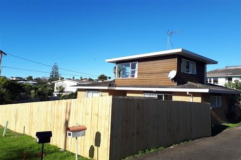Photo of property in 2/40 Hart Road, Hauraki, Auckland, 0622