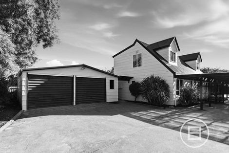Photo of property in 11 Moyna Avenue, Dallington, Christchurch, 8061