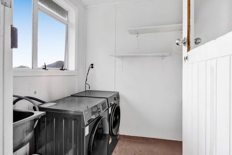 Photo of property in 5 Derby Street, Eltham, 4322