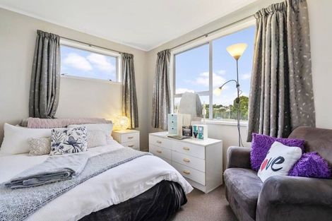 Photo of property in 314 Roscommon Road, Clendon Park, Auckland, 2103