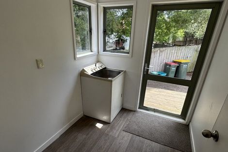 Photo of property in 19 Gilbass Avenue, Hamilton Lake, Hamilton, 3204