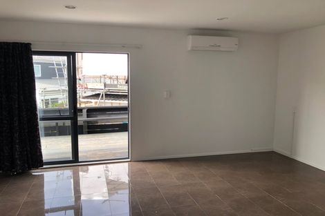 Photo of property in 2/3 Ellangowan Road, Waiake, Auckland, 0630