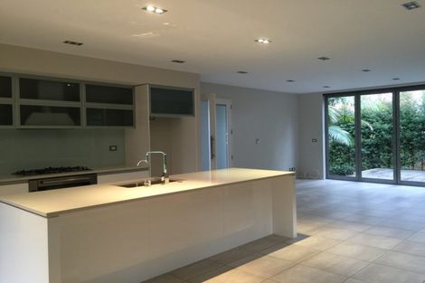 Photo of property in 126 Wheturangi Road, Greenlane, Auckland, 1051