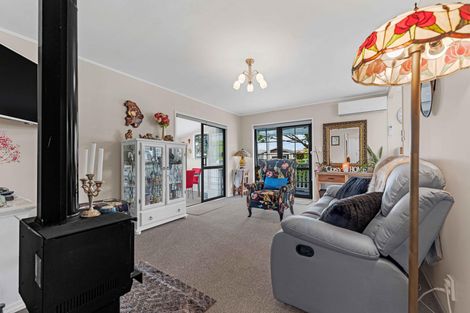 Photo of property in 9 Le Havre Place, Takanini, 2112