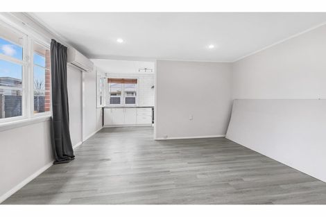 Photo of property in 8 Grosvenor Street, Redwood, Christchurch, 8051