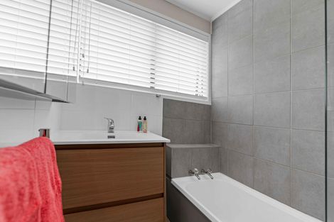 Photo of property in 9 Le Havre Place, Takanini, 2112