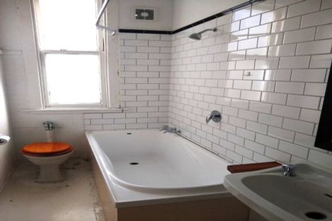 Photo of property in 8 Davis Street, Thorndon, Wellington, 6011