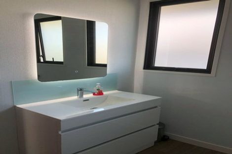 Photo of property in 5 Longstead Avenue, Papamoa Beach, Papamoa, 3118