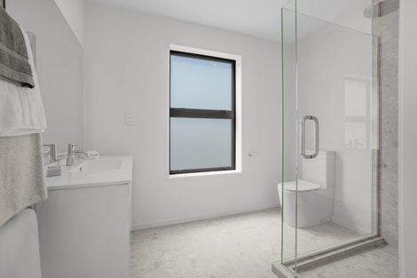 Photo of property in 2/10 Pascoe Avenue, Paremata, Porirua, 5026