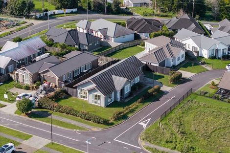 Photo of property in 5 Aro Mato Place, Huapai, Kumeu, 0810