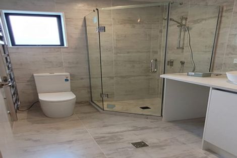 Photo of property in 37 Santa Monica Place, Goodwood Heights, Auckland, 2105