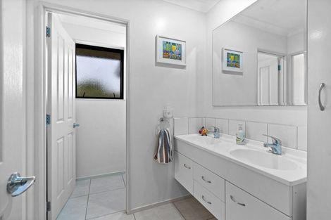 Photo of property in 21 Pyle Road East, One Tree Point, Whangarei, 0171