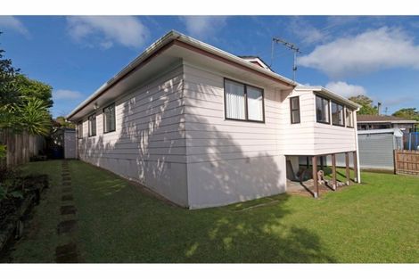 Photo of property in 53 Lavelle Road, Henderson, Auckland, 0612