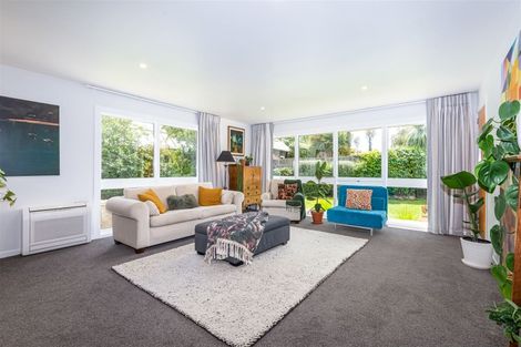 Photo of property in 2/10 Ladbrokes Place, Fendalton, Christchurch, 8052
