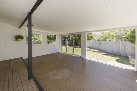Photo of property in 19 Peppertree Glade, Kelvin Grove, Palmerston North, 4414
