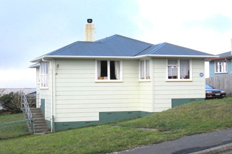 Photo of property in 26 Ruskin Road, Newlands, Wellington, 6037