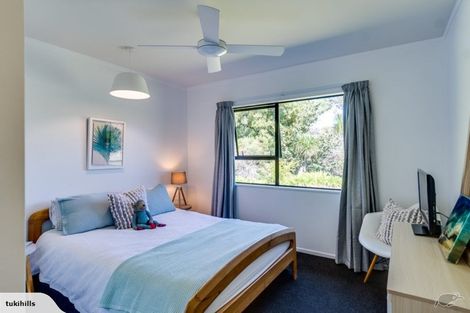 Photo of property in 135 Tauroa Road, Havelock North, 4130