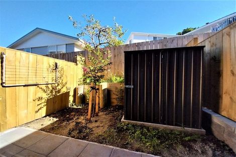 Photo of property in 26 Morihana Close, Glen Eden, 0602