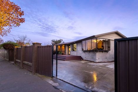 Photo of property in 380 Mairehau Road, Parklands, Christchurch, 8083