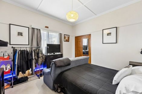 Photo of property in 58 Hargest Crescent, Saint Kilda, Dunedin, 9012