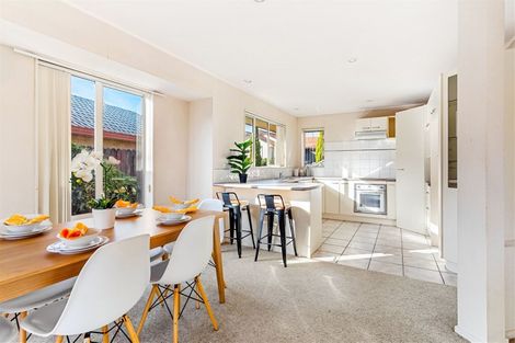 Photo of property in 57 Kingdale Road, Henderson, Auckland, 0610