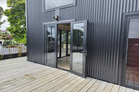 Photo of property in 16 Peace Avenue, Moturoa, New Plymouth, 4310