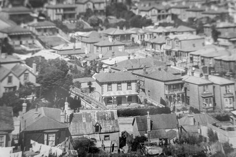 Photo of property in 30 Roxburgh Street, Mount Victoria, Wellington, 6011