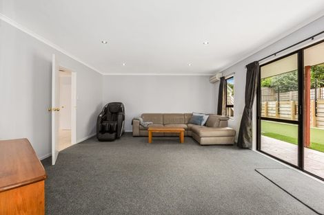 Photo of property in 14 Bowman Place, Whitby, Porirua, 5024