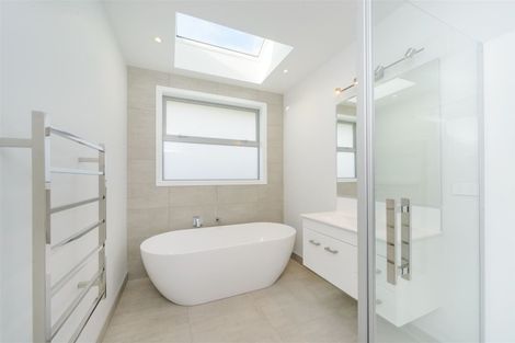 Photo of property in 162 Pacific Drive, Fitzherbert, Palmerston North, 4410