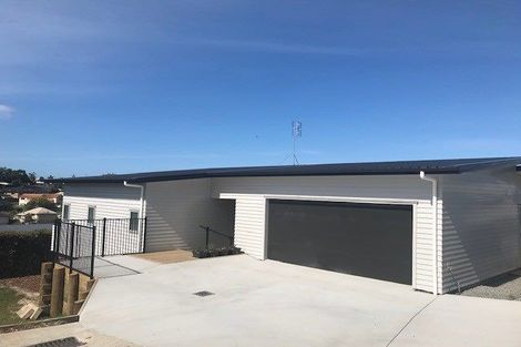 Photo of property in 35a Gledstane Road, Stanmore Bay, Whangaparaoa, 0932