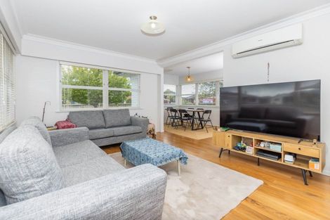 Photo of property in 2 Mears Road, St Andrews, Hamilton, 3200