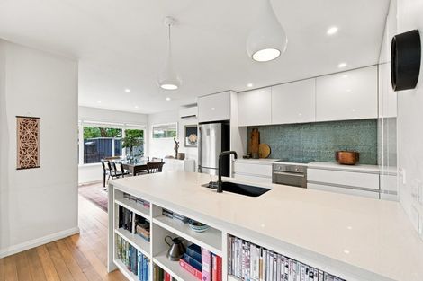 Photo of property in 14b Searells Road, Strowan, Christchurch, 8052