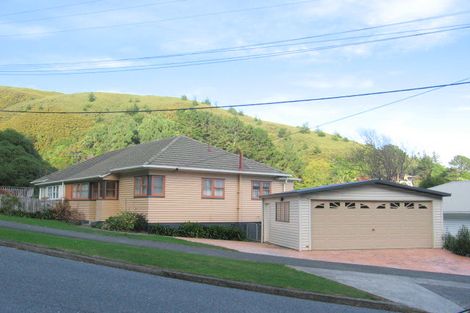 Photo of property in 64 Norton Park Avenue, Fairfield, Lower Hutt, 5011