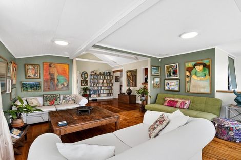 Photo of property in 8 Robertson Street, Russell, 0202