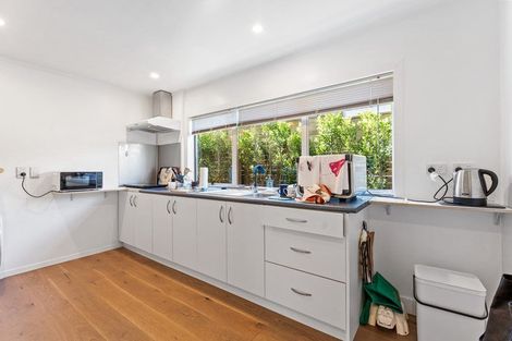 Photo of property in 45 Vipond Road, Stanmore Bay, Whangaparaoa, 0932