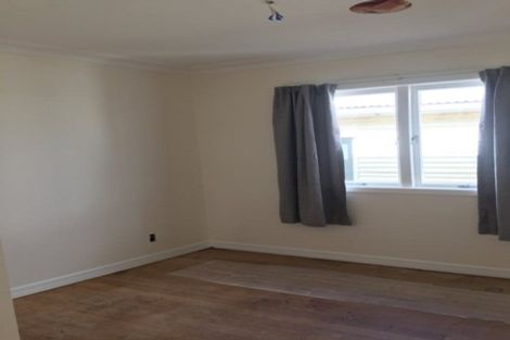 Photo of property in 1/60 Racecourse Road, Waiuku, 2123