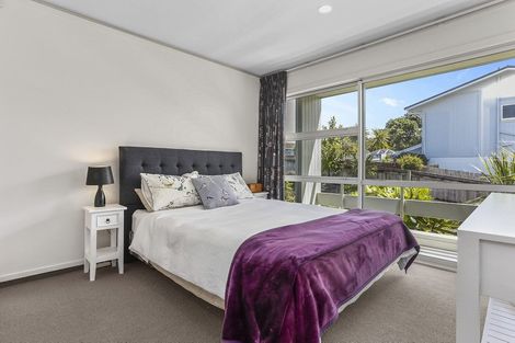 Photo of property in 10 Knightsbridge Drive, Forrest Hill, Auckland, 0620