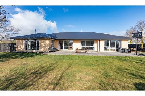 Photo of property in 177b High Street, Oxford, 7430