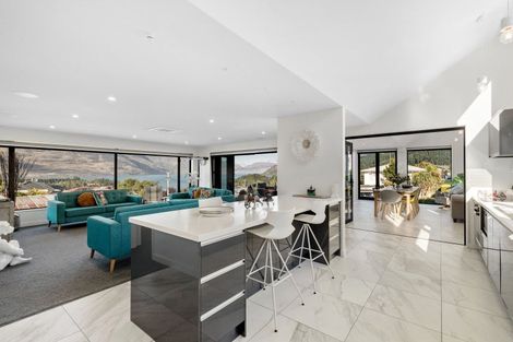 Photo of property in 3 Panorama Place, Queenstown, 9300