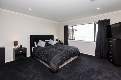Photo of property in 131 Kirton Drive, Riverstone Terraces, Upper Hutt, 5018