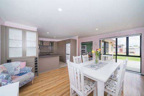 Photo of property in 38 Branigan Parade, Kelvin Grove, Palmerston North, 4414