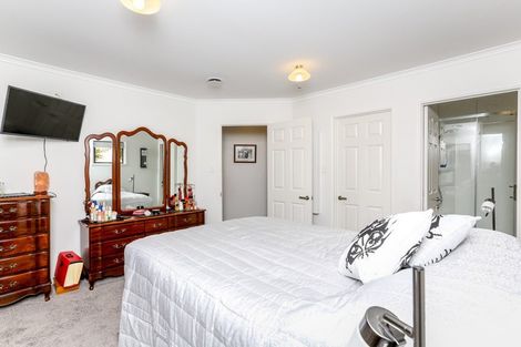 Photo of property in 5 Ashmore Drive, Frankleigh Park, New Plymouth, 4310