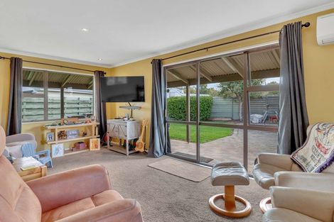 Photo of property in 34 John F Kennedy Drive, Milson, Palmerston North, 4414