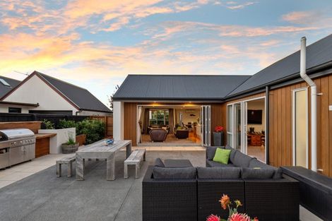 Photo of property in 7 Waterstock Way, Parklands, Christchurch, 8083