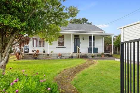Photo of property in 18 Whakapaki Street, Urenui, 4375
