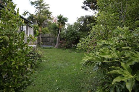 Photo of property in 1 Churchouse Road, Greenhithe, Auckland, 0632