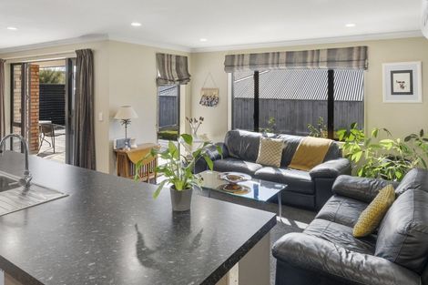 Photo of property in 17 Weka Place, Picton, 7220