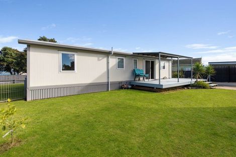 Photo of property in 10 Karaka Street, Castlecliff, Whanganui, 4501