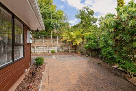 Photo of property in 15 Penguin Drive, Murrays Bay, Auckland, 0630